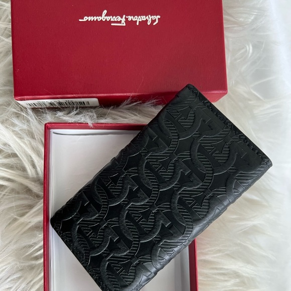 New w/o tag Authentic Salvatore Ferragamo Key Case - Picture 2 of 11